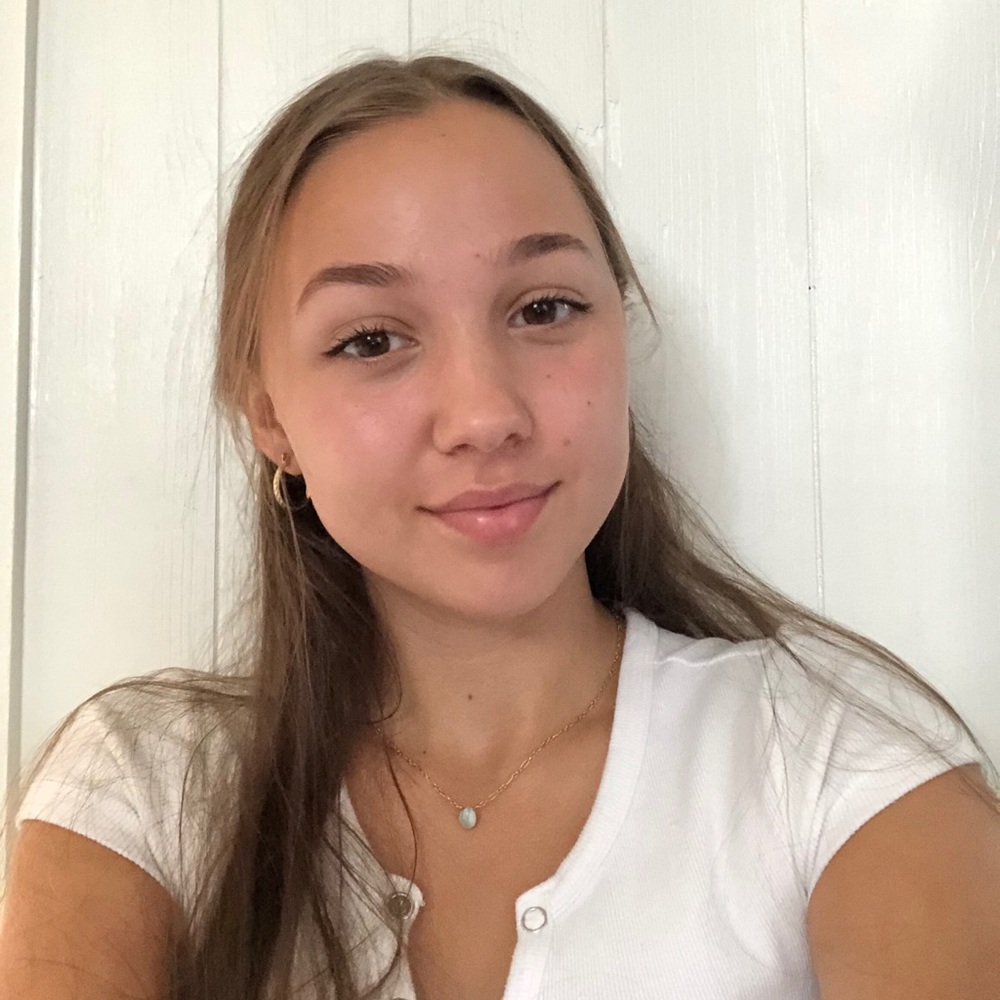 Meet your Posher, Malia